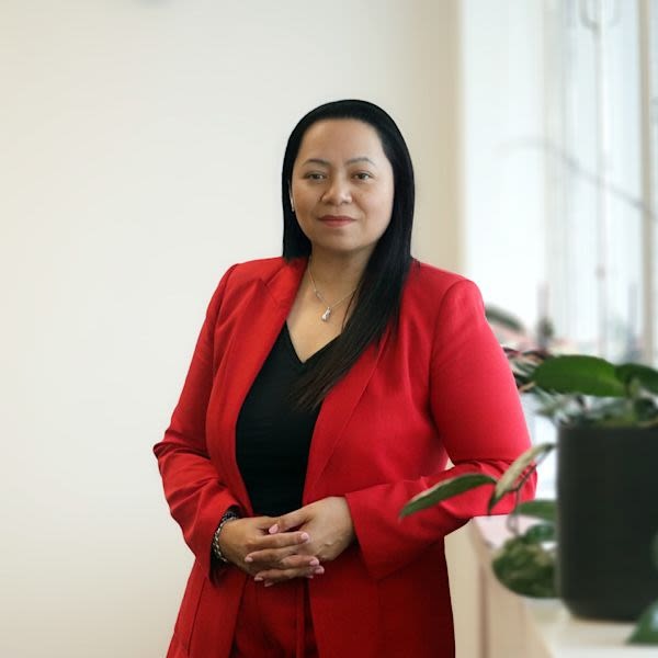 Mary Los'e Portrait